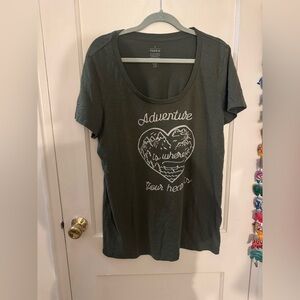 Torrid Short Sleeve Olive Green Womens Graphic Tshirt, size 2